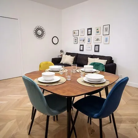 Hypercentre 2 Au Calme Avec Joli Patio Privatif