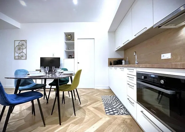 Hypercentre 2 Au Calme Avec Joli Patio Privatif Ναντ