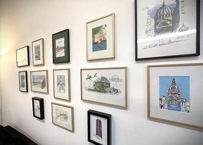 Hypercentre 2 Au Calme Avec Joli Patio Privatif *