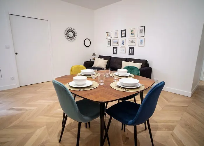 Hypercentre 2 Au Calme Avec Joli Patio Privatif