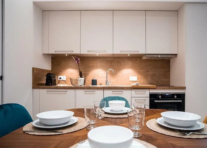 Hypercentre 2 Au Calme Avec Joli Patio Privatif Nantes