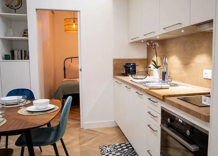 Hypercentre 2 Au Calme Avec Joli Patio Privatif