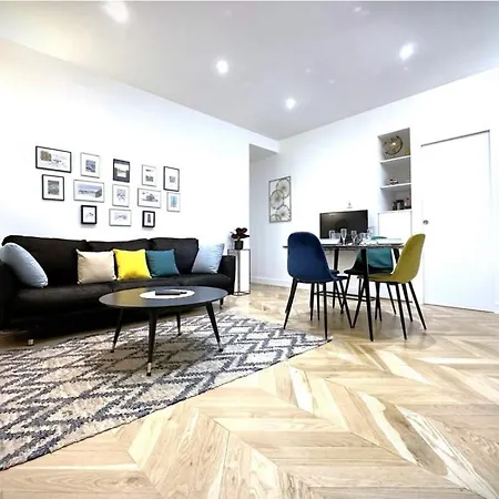 Hypercentre 2 Au Calme Avec Joli Patio Privatif