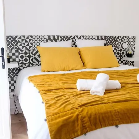 Hypercentre 2 Au Calme Avec Joli Patio Privatif Appartement *