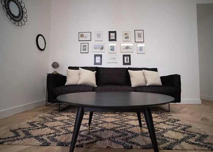 Hypercentre 2 Au Calme Avec Joli Patio Privatif * Nantes